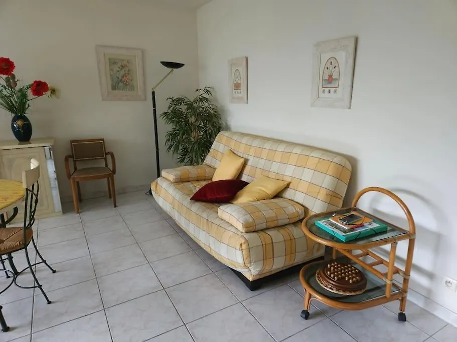 Centre Antibes La Mer Coquet 3P Parking France